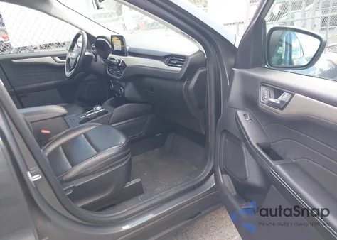 2021 Ford Escape Sel z USA, uszkodzony, nr VIN 1FMCU0H67MUB25632